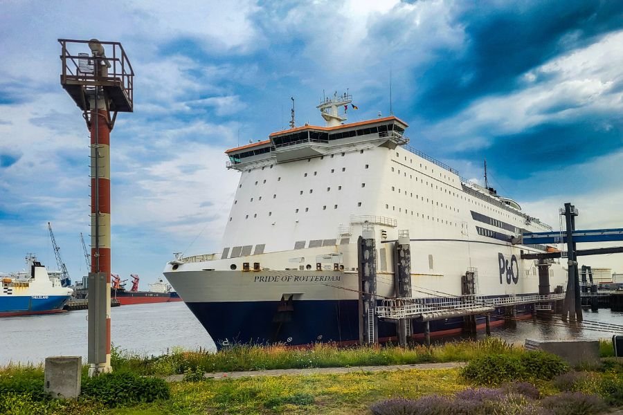 De veerboot van Rotterdam - Hull